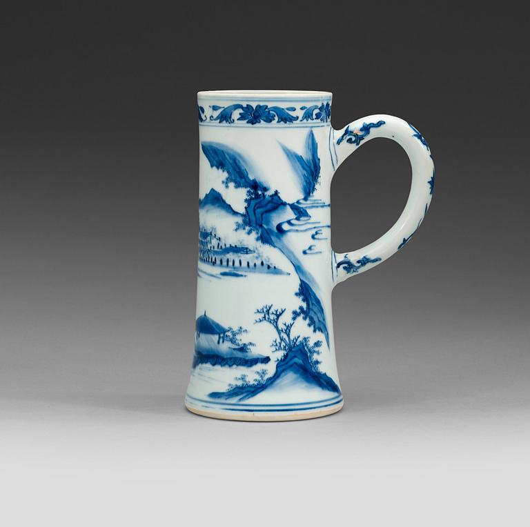 A blue and white tankard, Qing dynasty Kangxi (1662-1722).