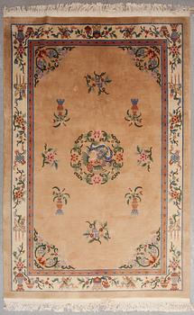 MATTA, old, Kina. Ca 275 x 184 cm.