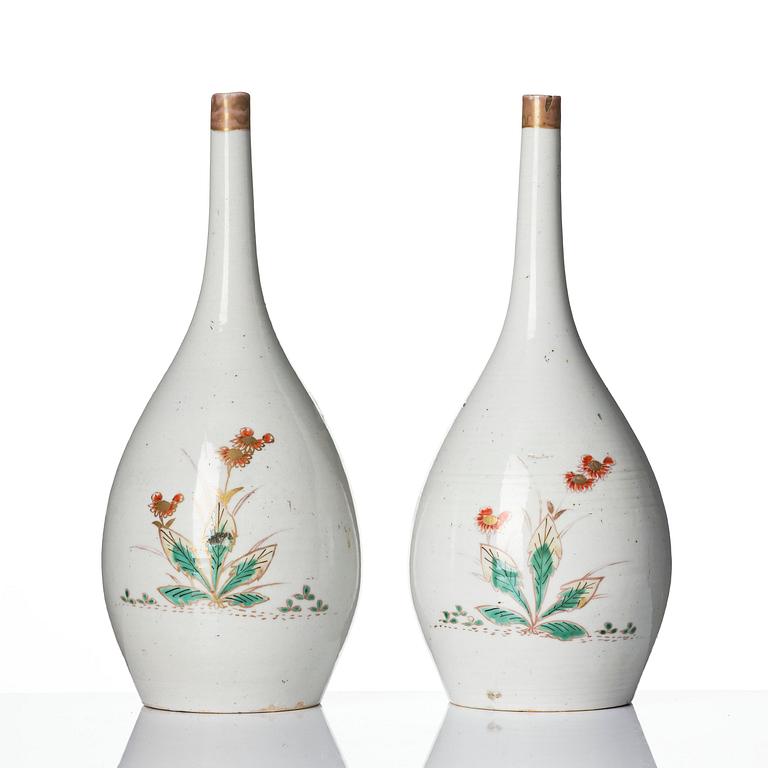A pair of Japanese vases, Genroku, circa 1700.