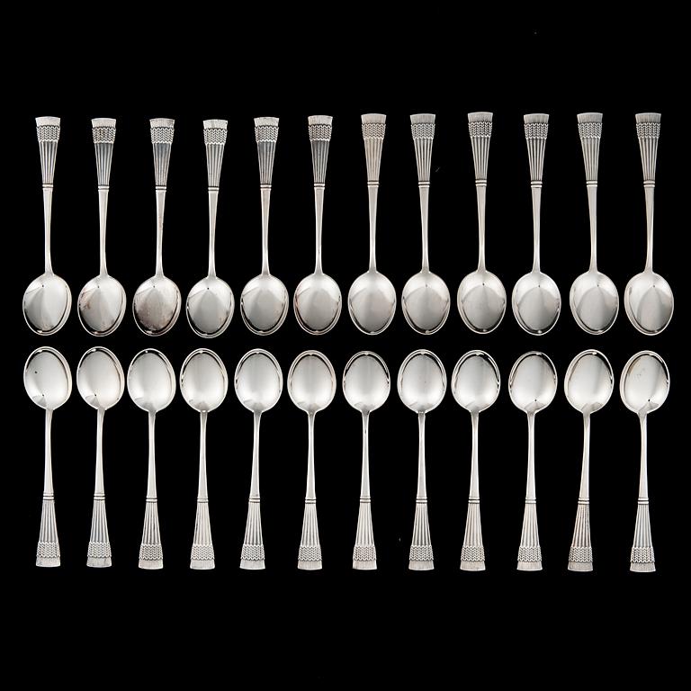 KAFFESKEDAR, 24 st, silver, "Tähkä", diverse finska stämplar, 1972-1997. Totalvikt 307 g.