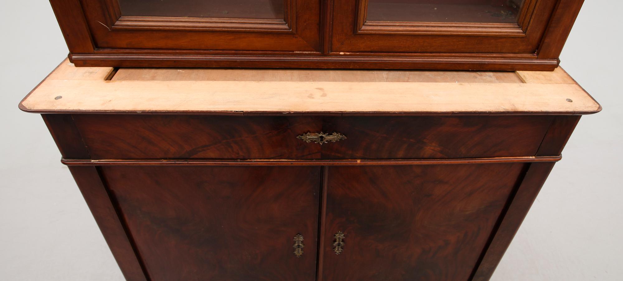 BOKSKÅP, 1800-talets andra hälft.