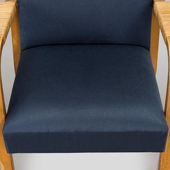 Alvar Aalto, a mid-20th century pair of model '46' armchairs for O.Y. Huonekalu- ja Rakennustyötehdas A.B.