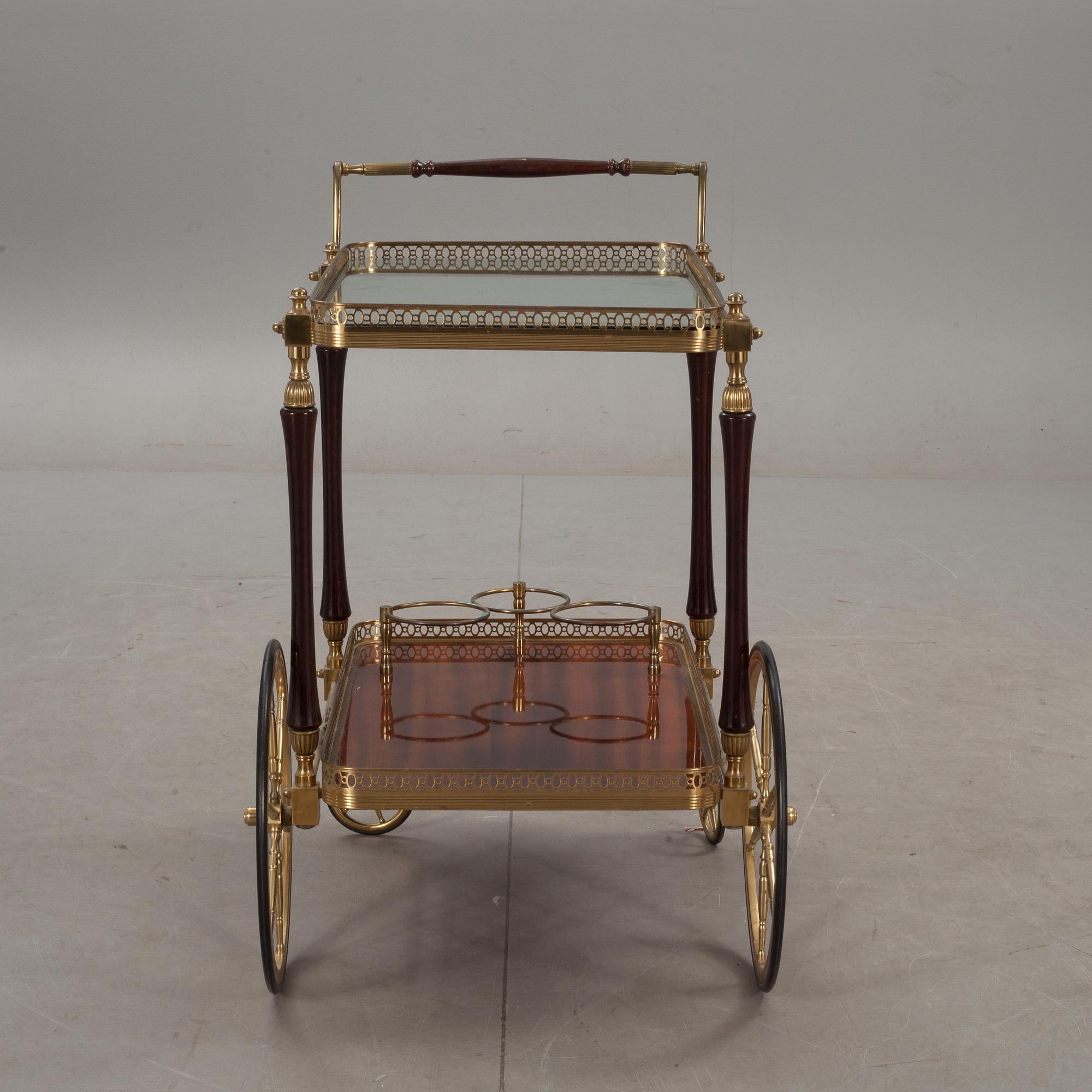 SERVERINGSVAGN, 1900-talets andra hälft.