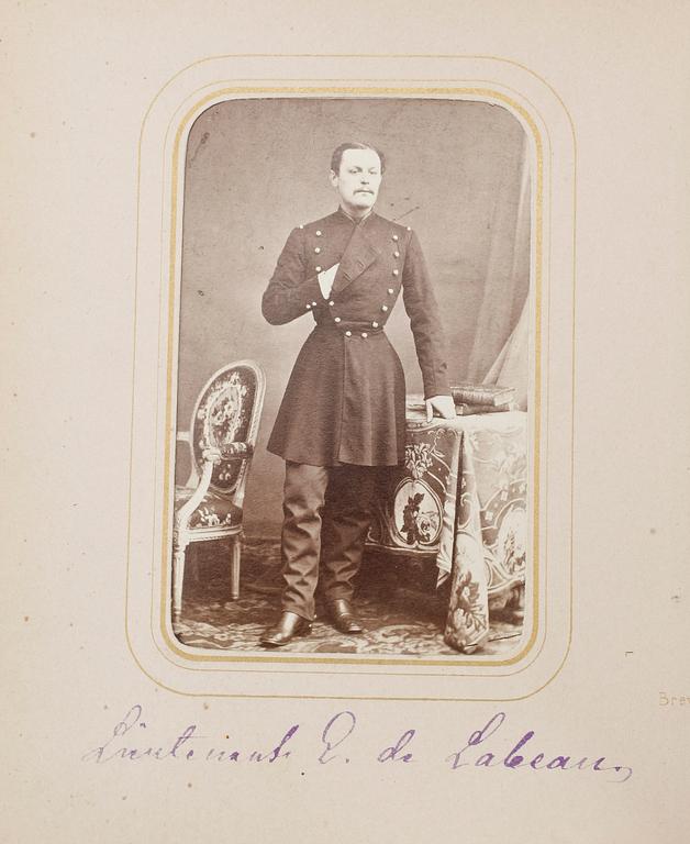 FOTOGRAFIALBUM FRÅN ANDRA KEJSARDÖMET, ca 50 bilder, bla Napoleon III och Christina Nilsson, Frankrike 1868-71.
