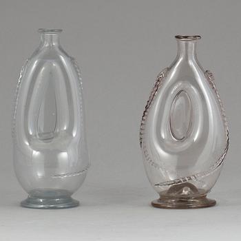 KRANSFLASKOR, 2 stycken, glas, 1800-tal.