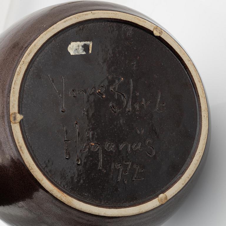 Yngve Blixt, vas, stengods, Höganäs, daterad 1972.