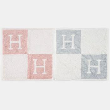 Hermès, two 'Avalon' cotton towels.