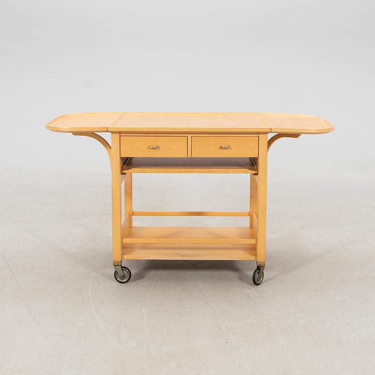 Serveringsvagn/bord Torsten Nilssons snickerifabrik Brösarp 1900-talets senare del.