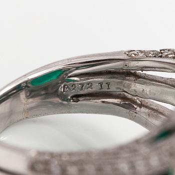 Cocktailsormus, 18K valkokultaa, smaragdi n. 20.37 ct ja ruusu- ja briljanttihiottuja timantteja n. 2.72 ct yht.