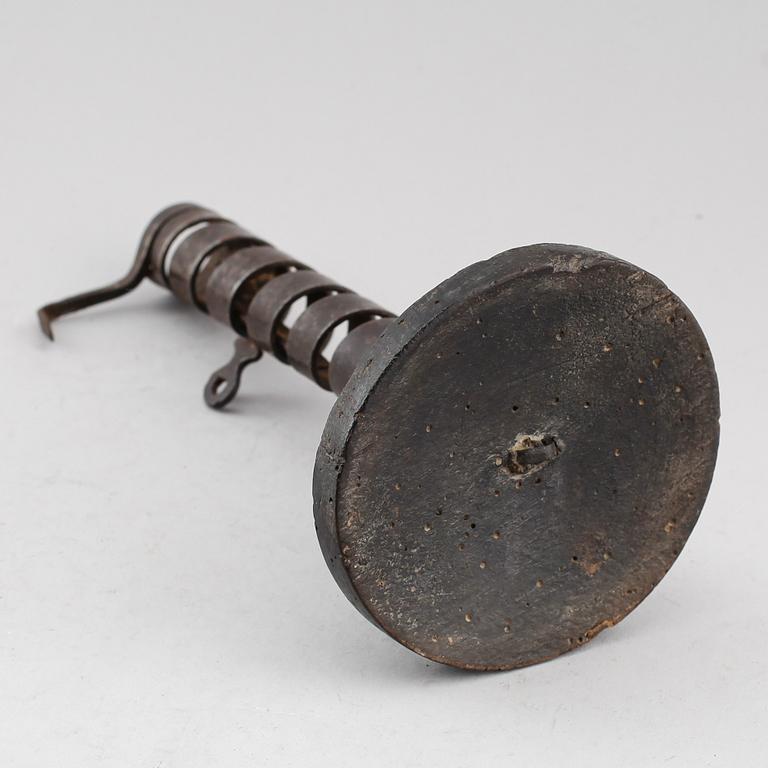 LJUSSTAKE, smide och trä, 1700-tal.