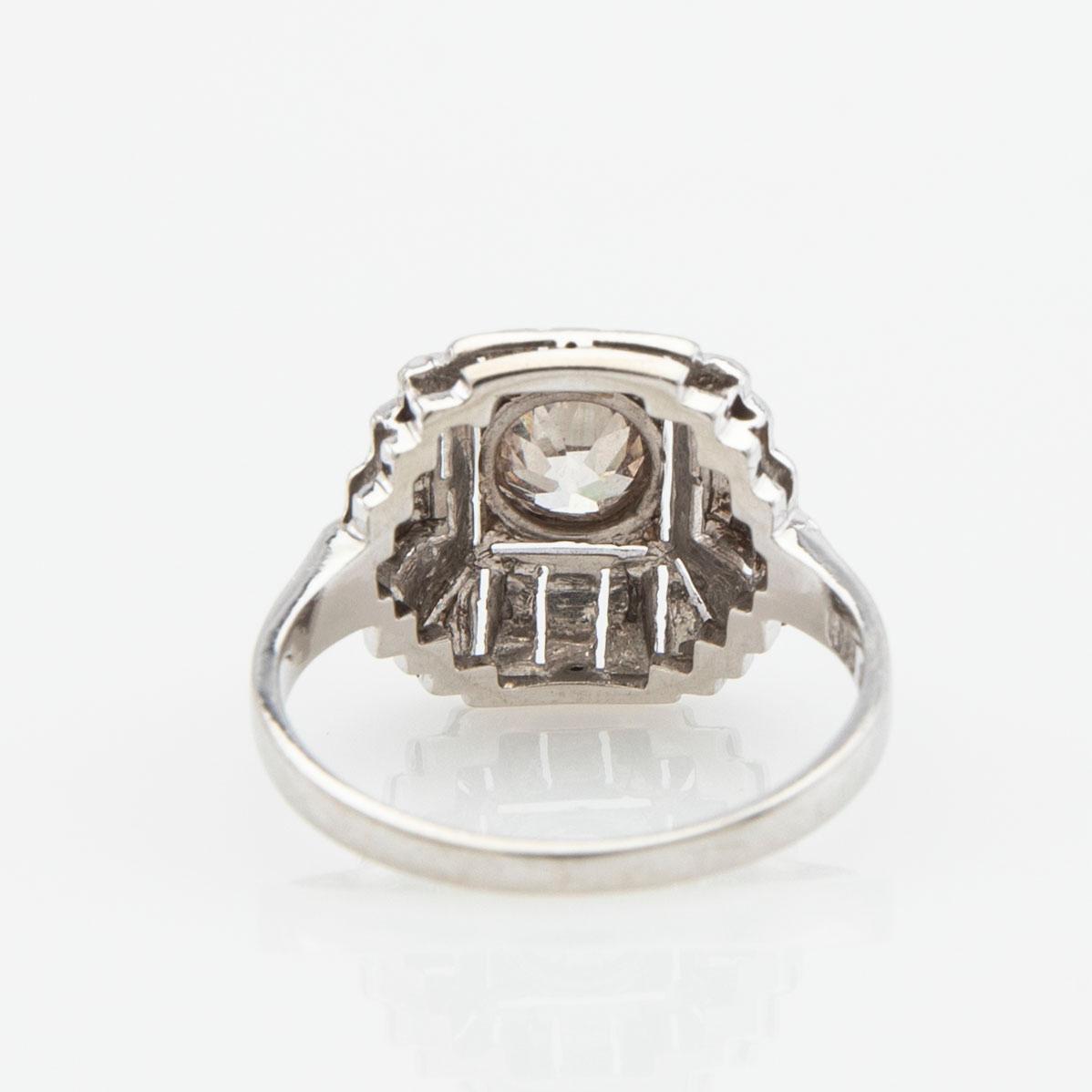 Ring, Art Deco, 14K vitguld med gammalslipad diamant.