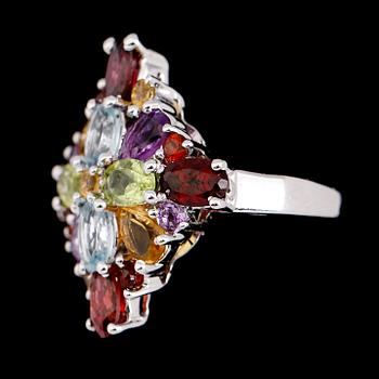 COCKTAILRING, silver, granater, topaser, peridoter, citriner, ametister tot ca 7.00 ct.