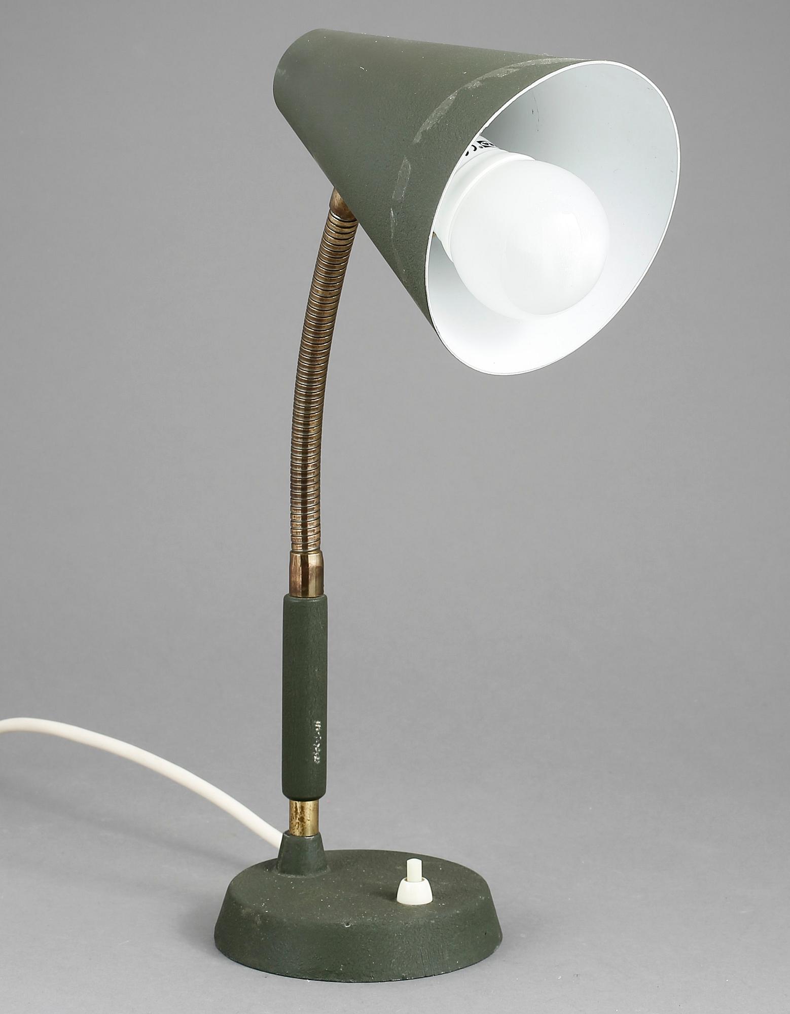 BORDSLAMPA, Sverige, omkring 1900-talets mitt.