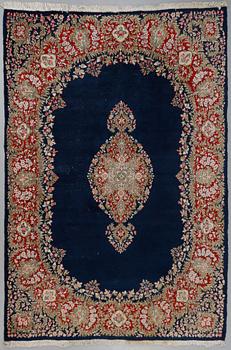 MATTA, Kirman, 1900-talets andra hälft, ca 310x215 cm.