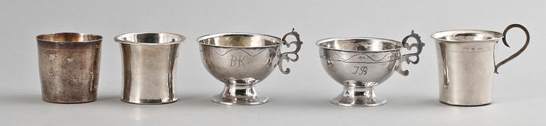 SUPKOPPAR, 5 st, silver, bl a CP Lampa, Stockholm, 1828 och P Rosenlöf, Östhammar. Totalvikt ca 140 gram.
