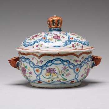 A famille rose tureen with cover, Qing dynasty, Qianlong (1736-95).