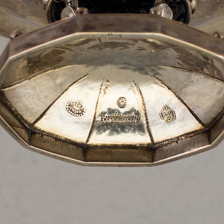 GEORG JENSEN, Köpenhamn 1915-1921, Skål på fot, modell 42B, silver 830/1000.