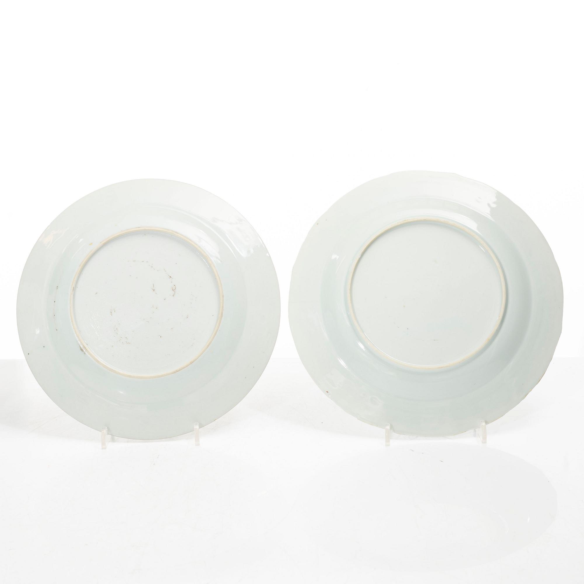 A set of five blue and white dinner plates, Qing dynasty, Qianlong (1736-95).