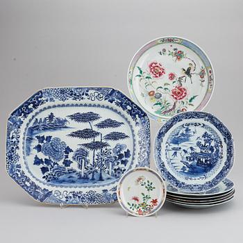 A blue and white serving dish, six plates and two round dishes, Qing dynasty, Qianlong (1736-95).