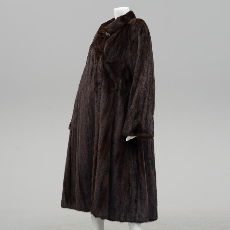 A Mink fur coat from saga Mink, circa size M.