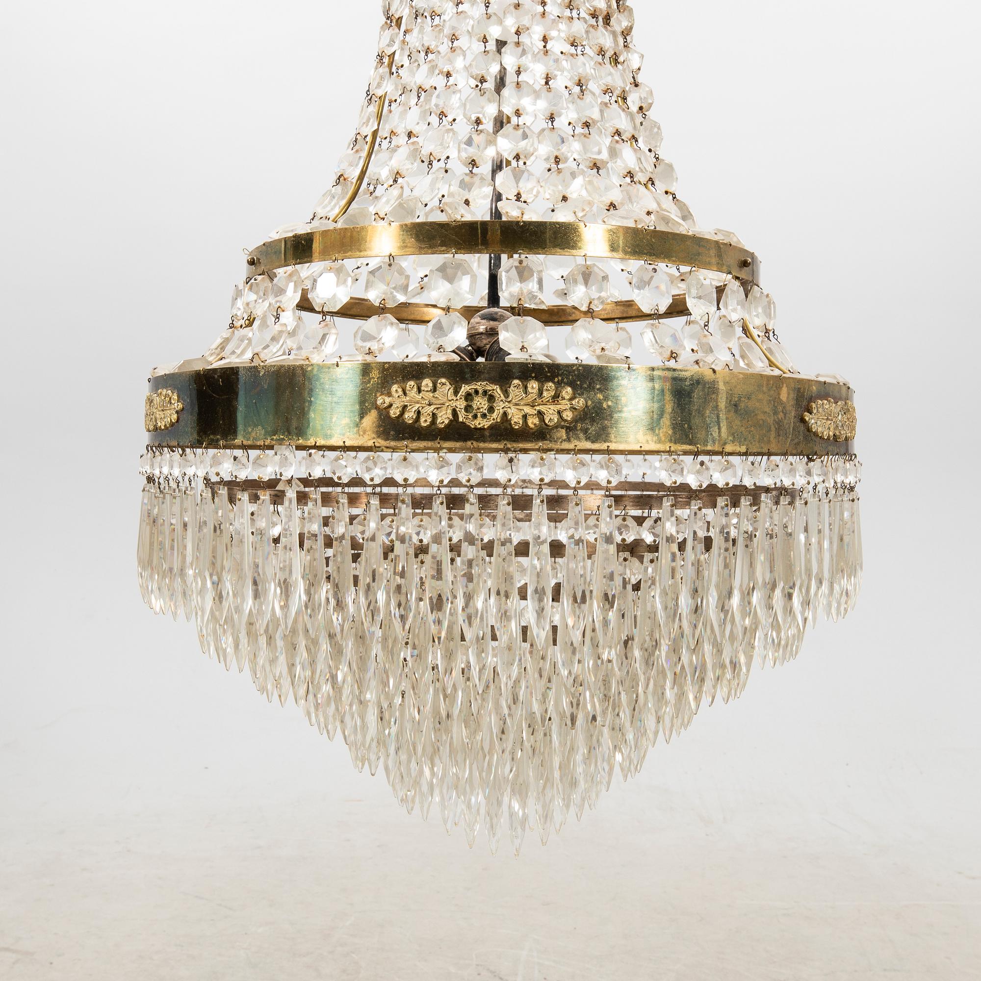 Ljuskrona Empire-stil omkring 1900.