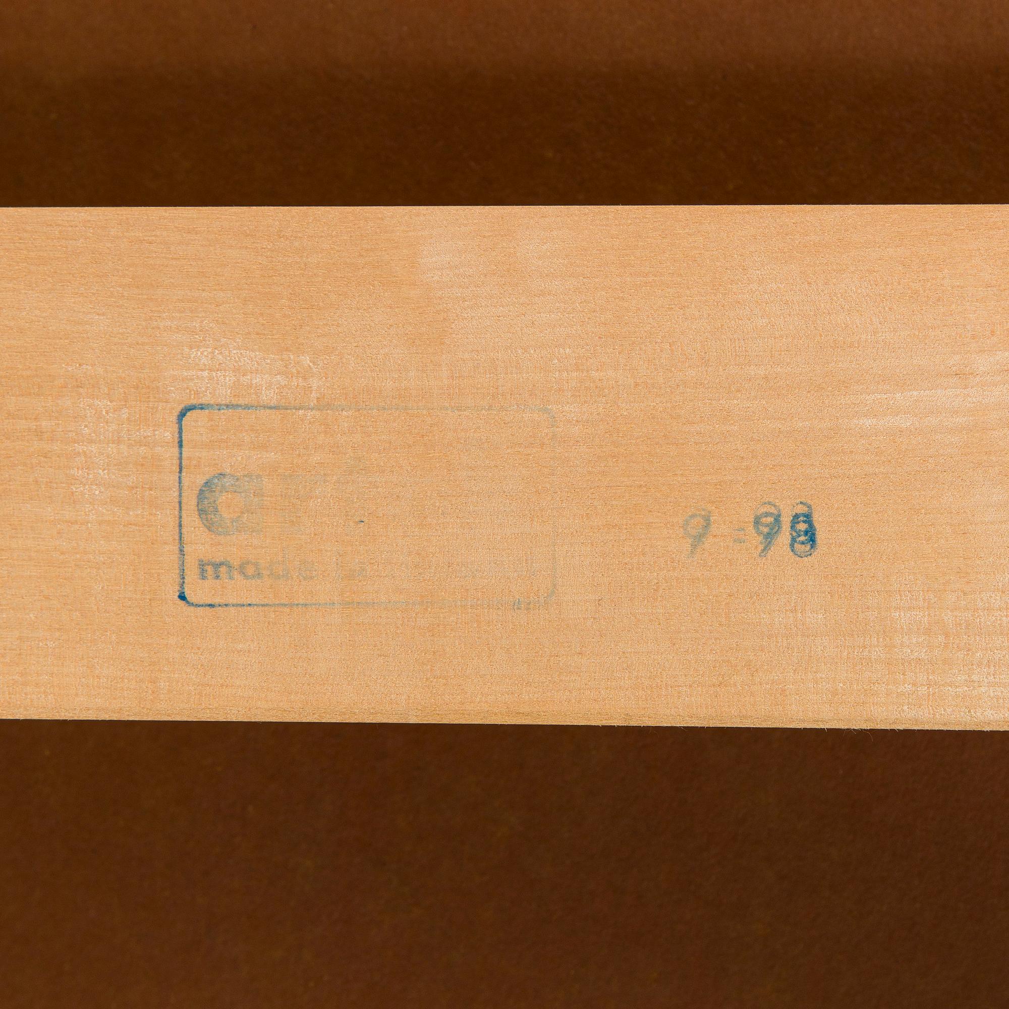 Alvar Aalto, a late 20th century 'H99' dining table for Artek.