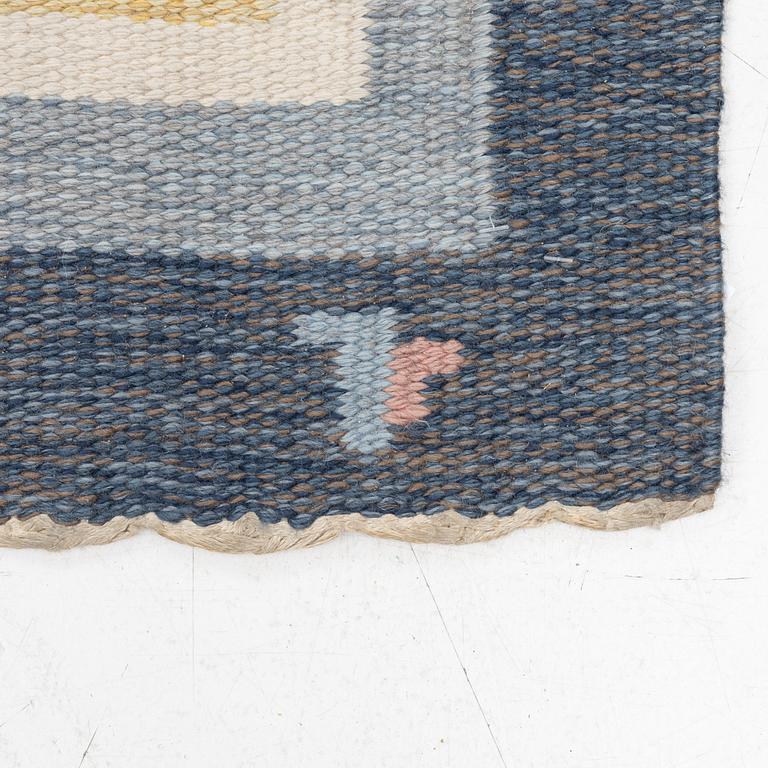 Erik Lundberg, a flat weave carpet, c. 242 x 175 cm.