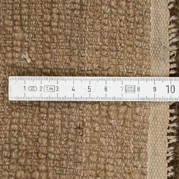 Carpet, China, approx. 137 x 207 cm.