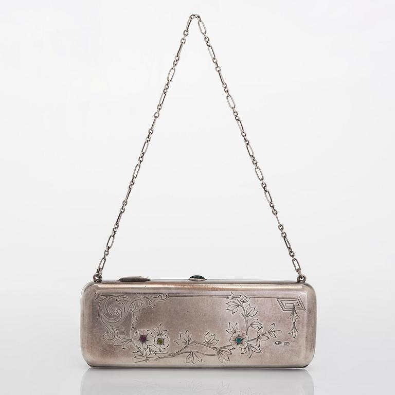 Aftonväska, silver, med färgade stenar, Moskva 1908-1926.