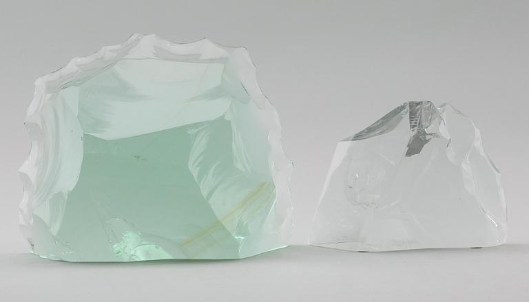 GLASBLOCK, 2 st, Vicke Lindstrand samt Ekenäs, signerade.