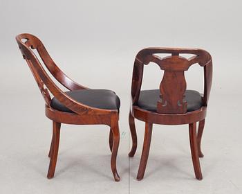 STOLAR, ett par, s k Göteborgsstolar. 1800-talets andra hälft.