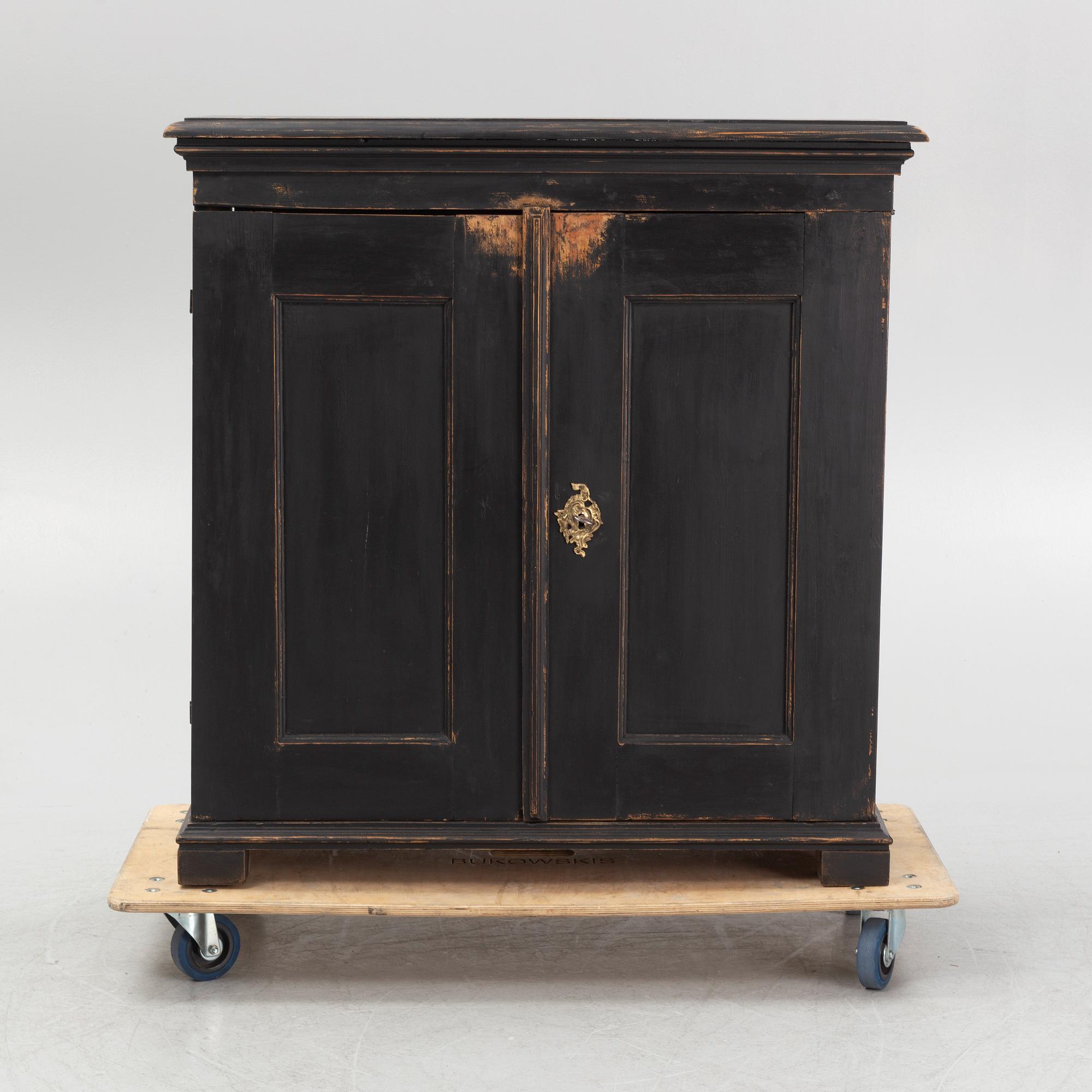A cupboard, 19th Century.
