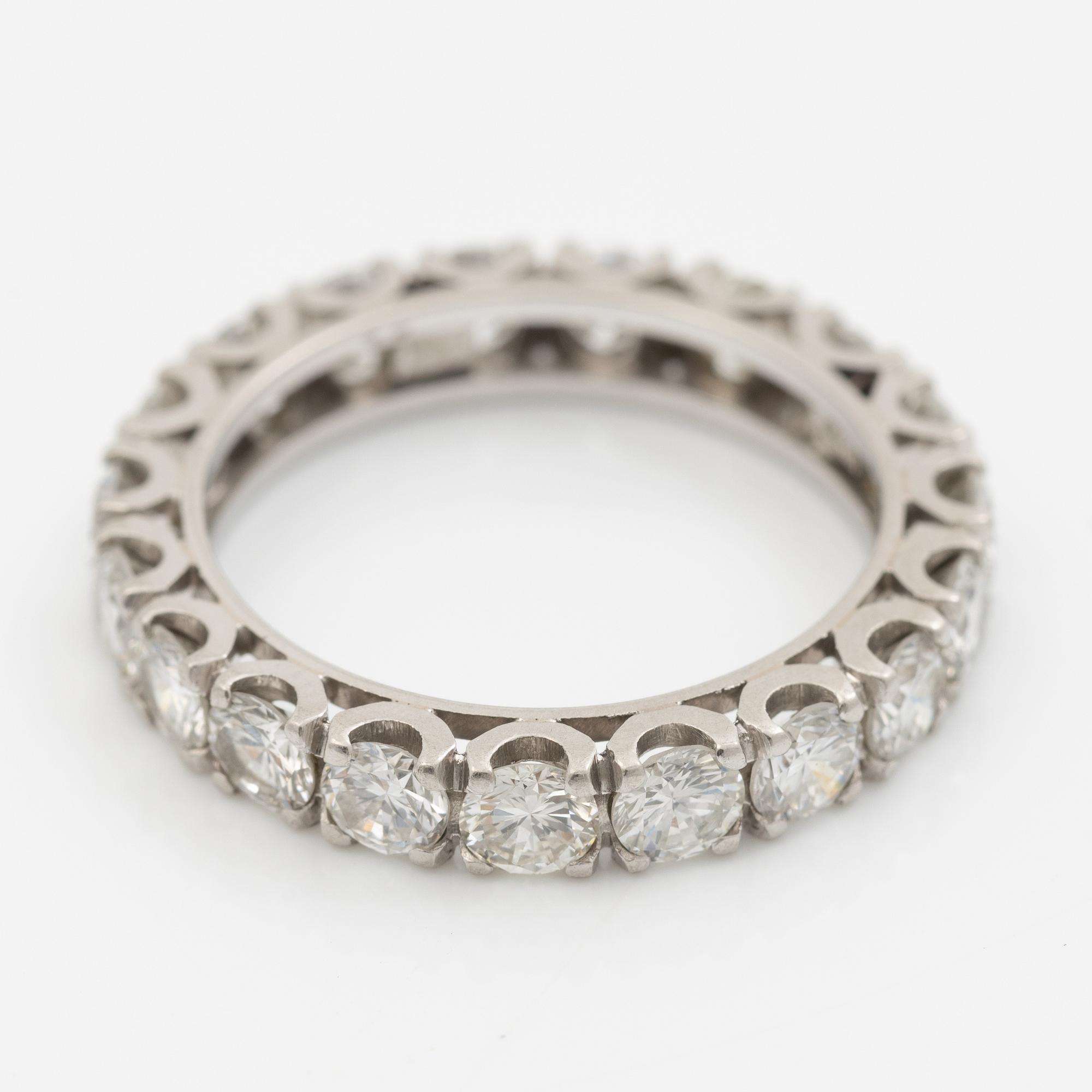 H. Stern ring, full eternity, platinum set with brilliant-cut diamonds, certificate from H. Stern included.