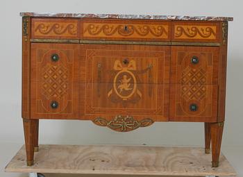 BYRÅ, gustaviansk stil. 
Proveniens: Git Gay.