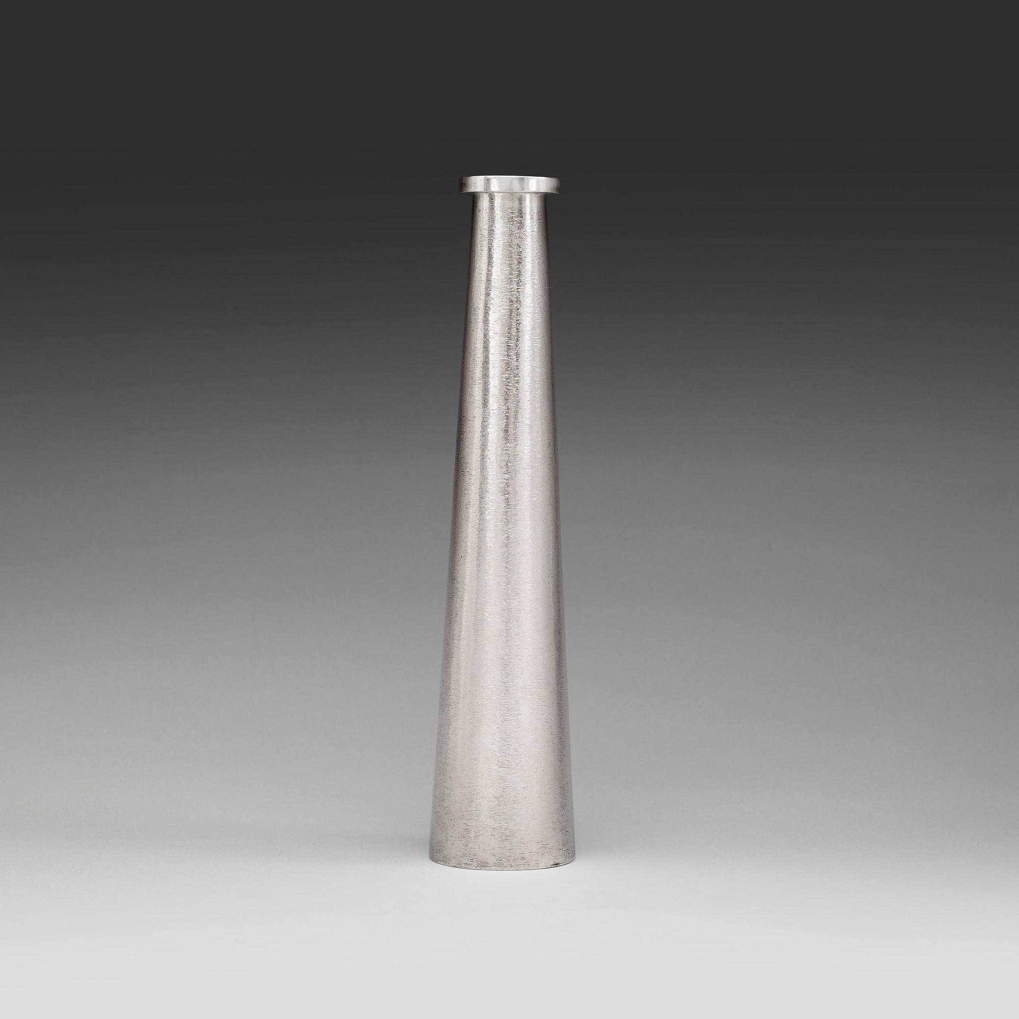 A Rey Urban sterling vase, Stockholm 1962.