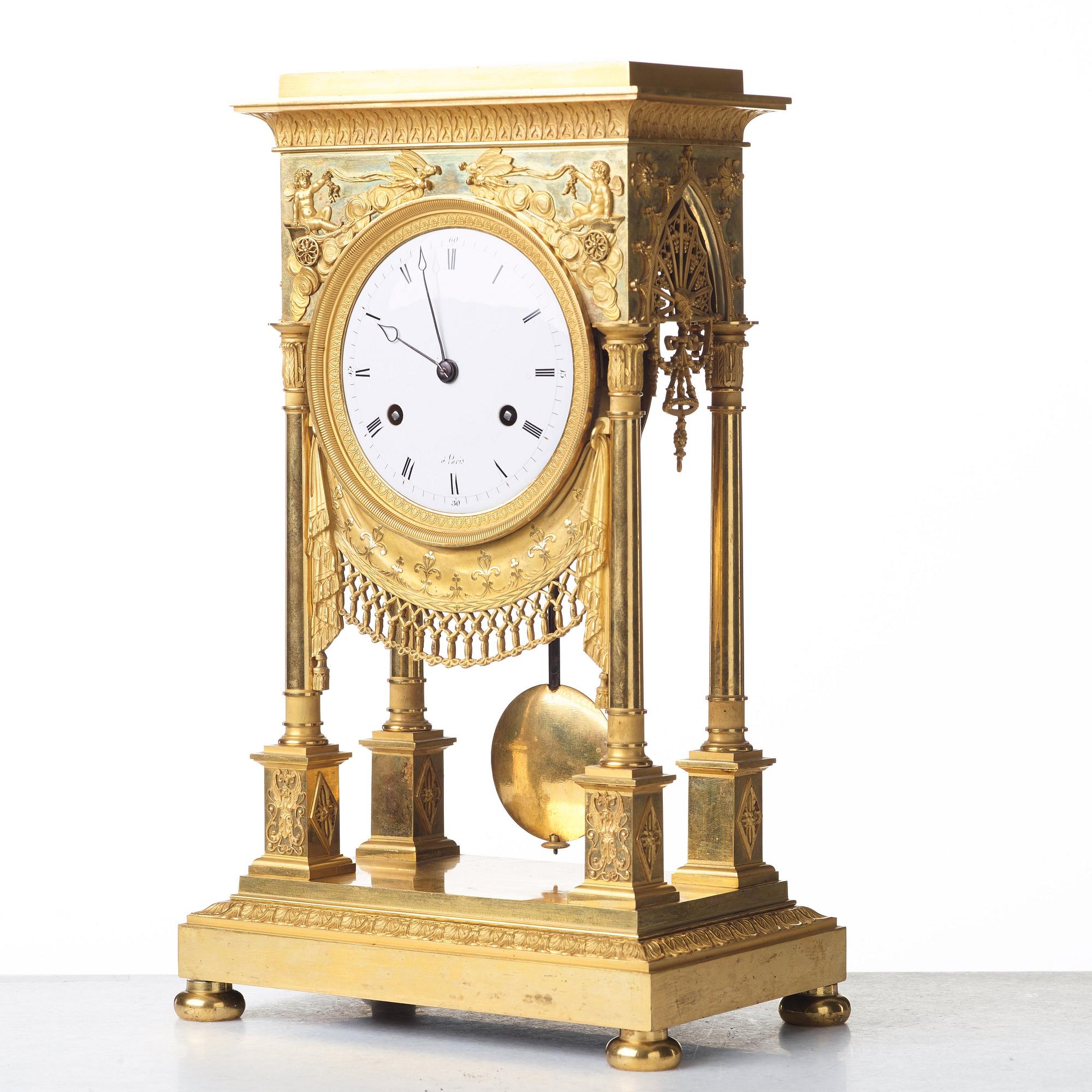 BORDSPENDYL, Paris, 1800-talets början.
