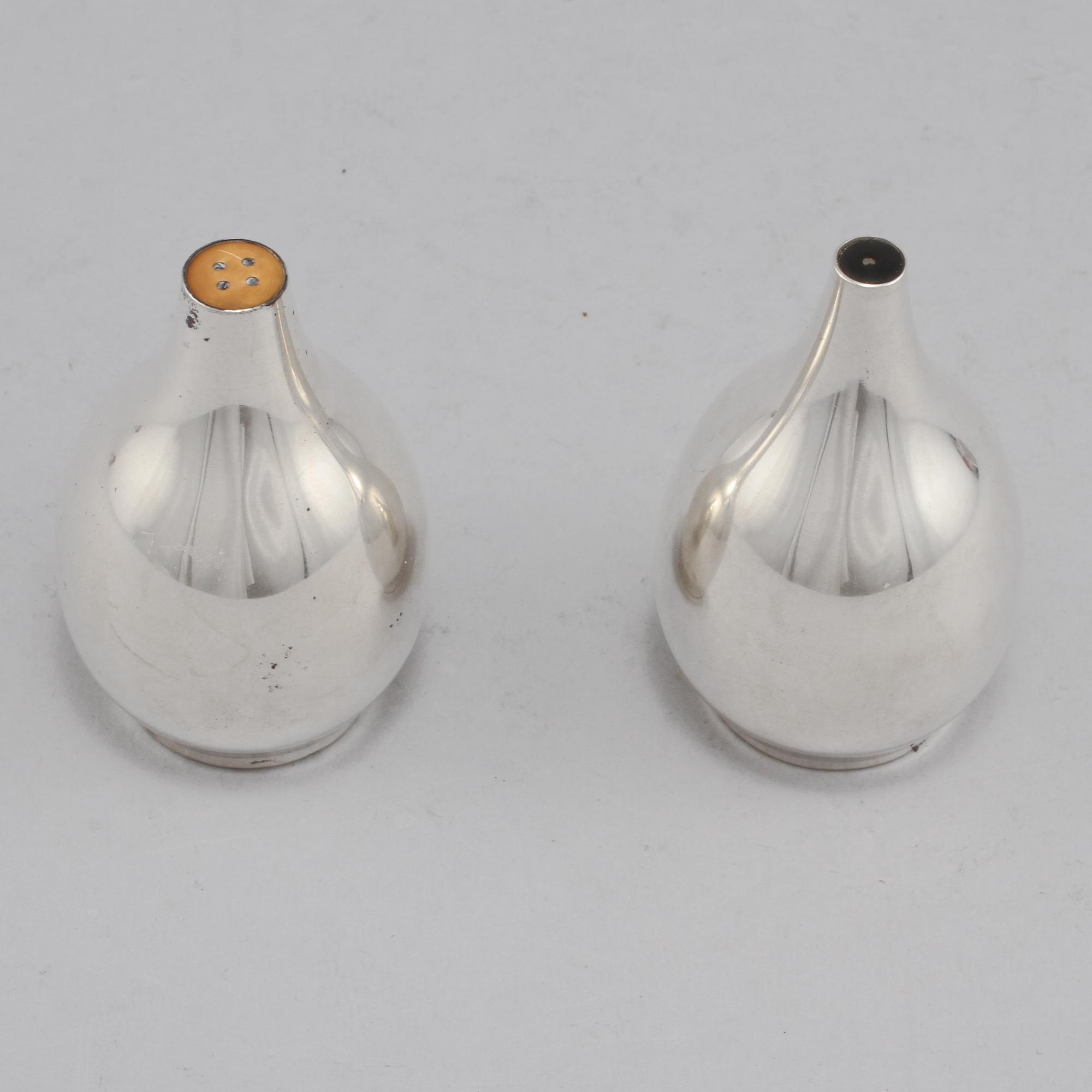 SALT- OCH PEPPARKAR, sterling, Hans Hansen, Danmark, 1967. Vikt 130 g.