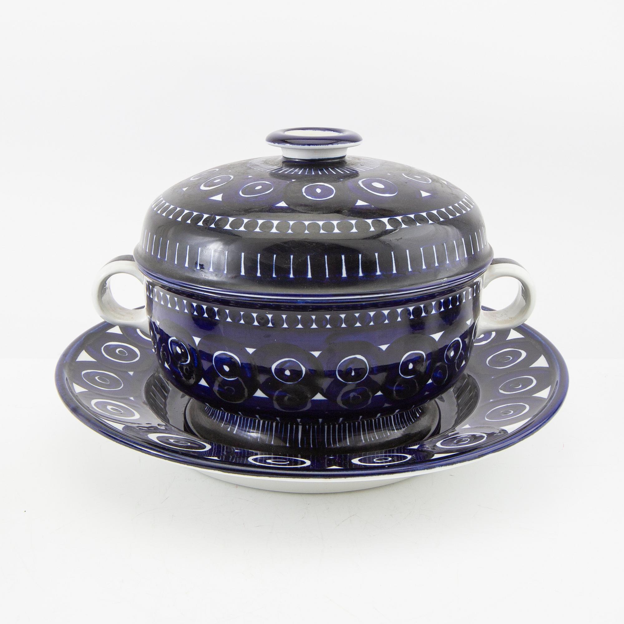 Ulla Procopé, servis 43 dlr "Valencia" Arabia Finland.