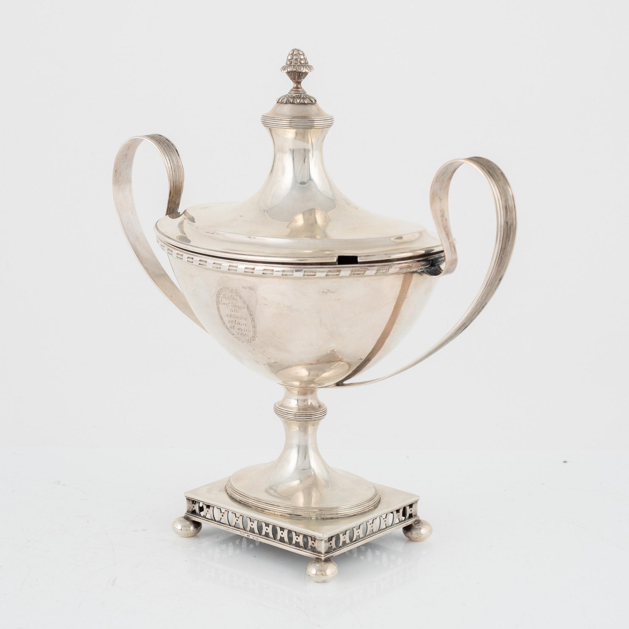 A Swedish Silver Bowl, mark of CG Hallberg, Stockholm 1907.