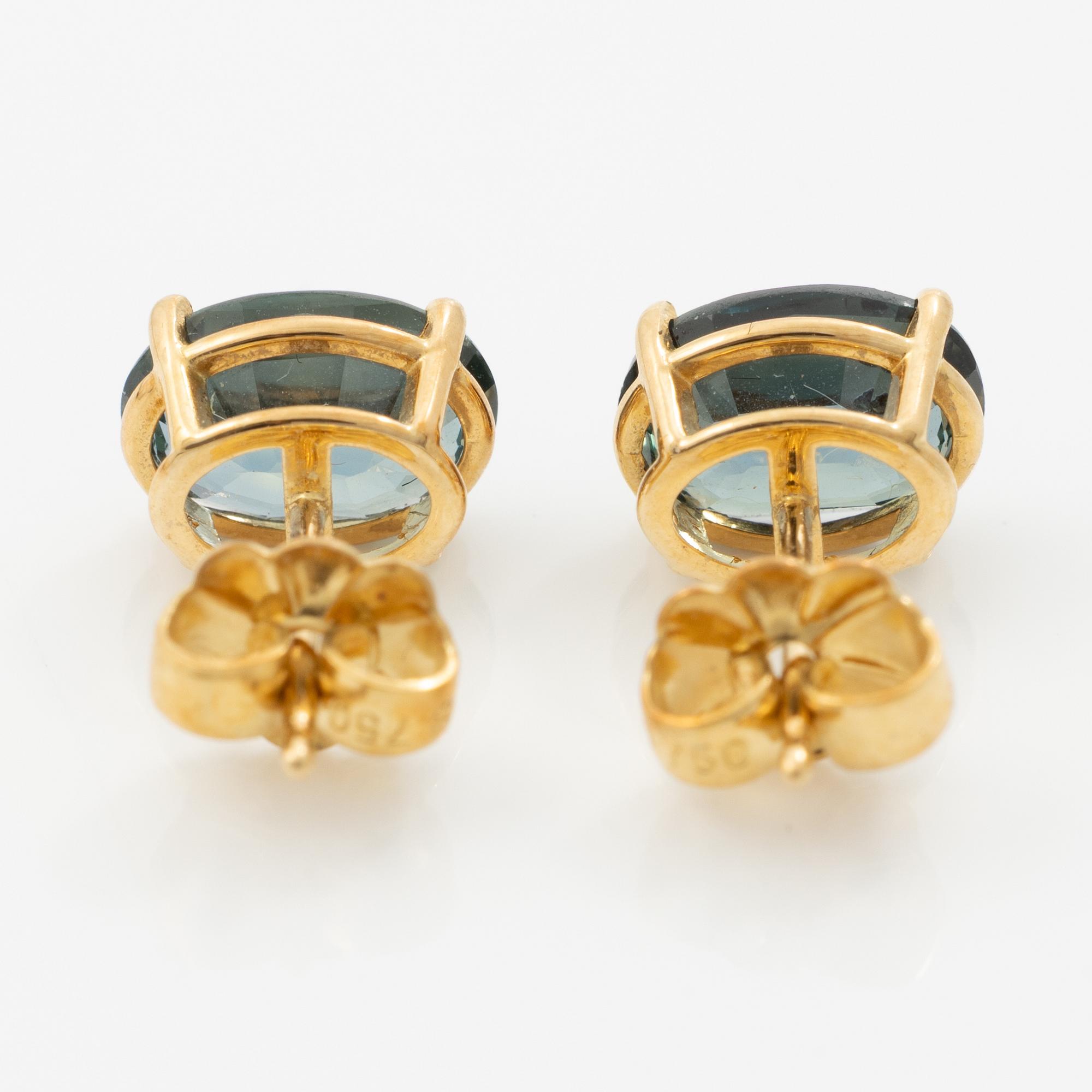 Earrings, a pair, 18K gold with green sapphires.
