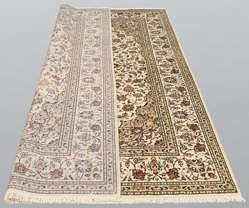 A carpet, Kashan, ca 306 x 200 cm.