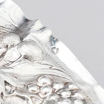 A German early 18th century silver dish, unidentified makers marks, probably Augsburg 1688-1689.