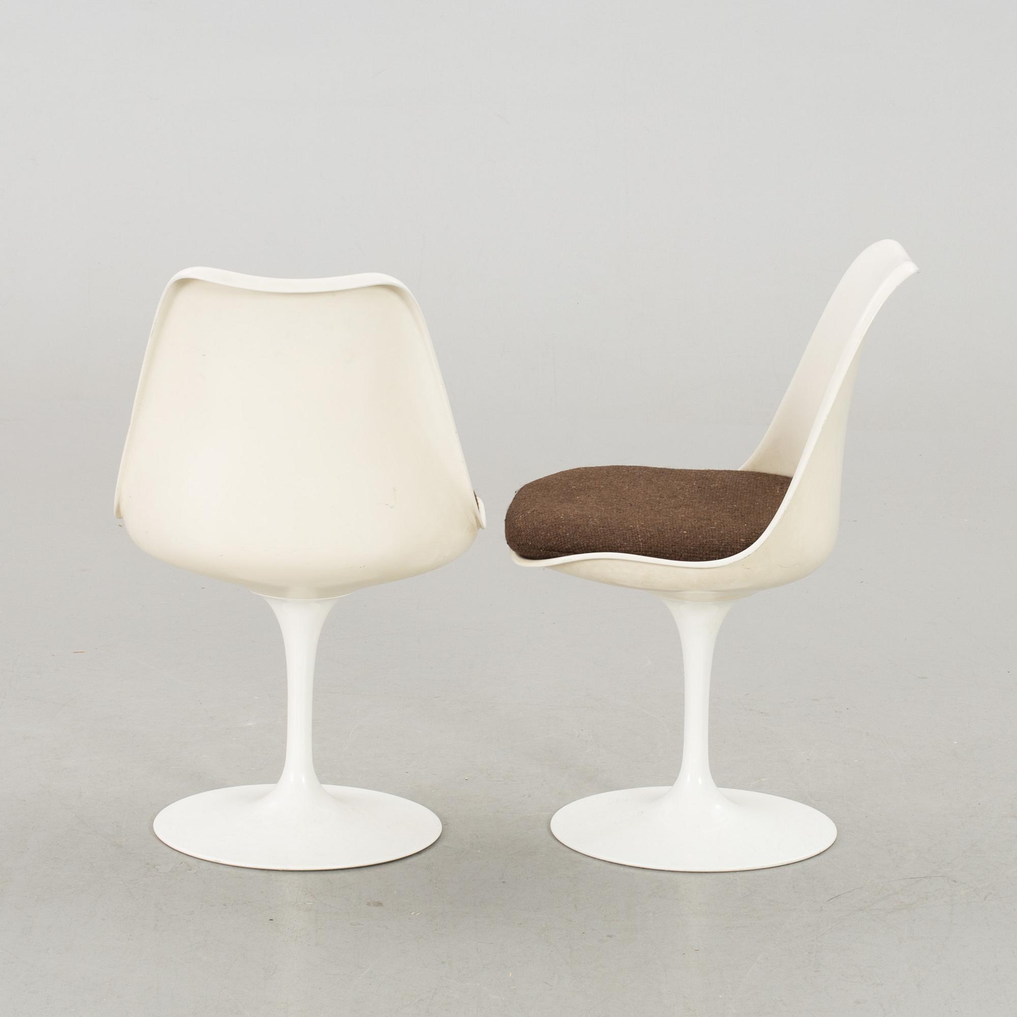 EERO SAARINEN, stolar 2 st "Tulip" för Knoll International, 1900-talets andra hälft.
