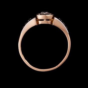 RING, 18K guld, briljantslipade diamanter, N. Westerback, Helsingfors 1966. Vikt 4,8 g.