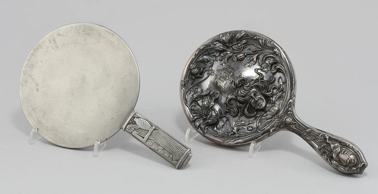 HANDSPEGLAR, 2 st, 1900-talets första hälft.