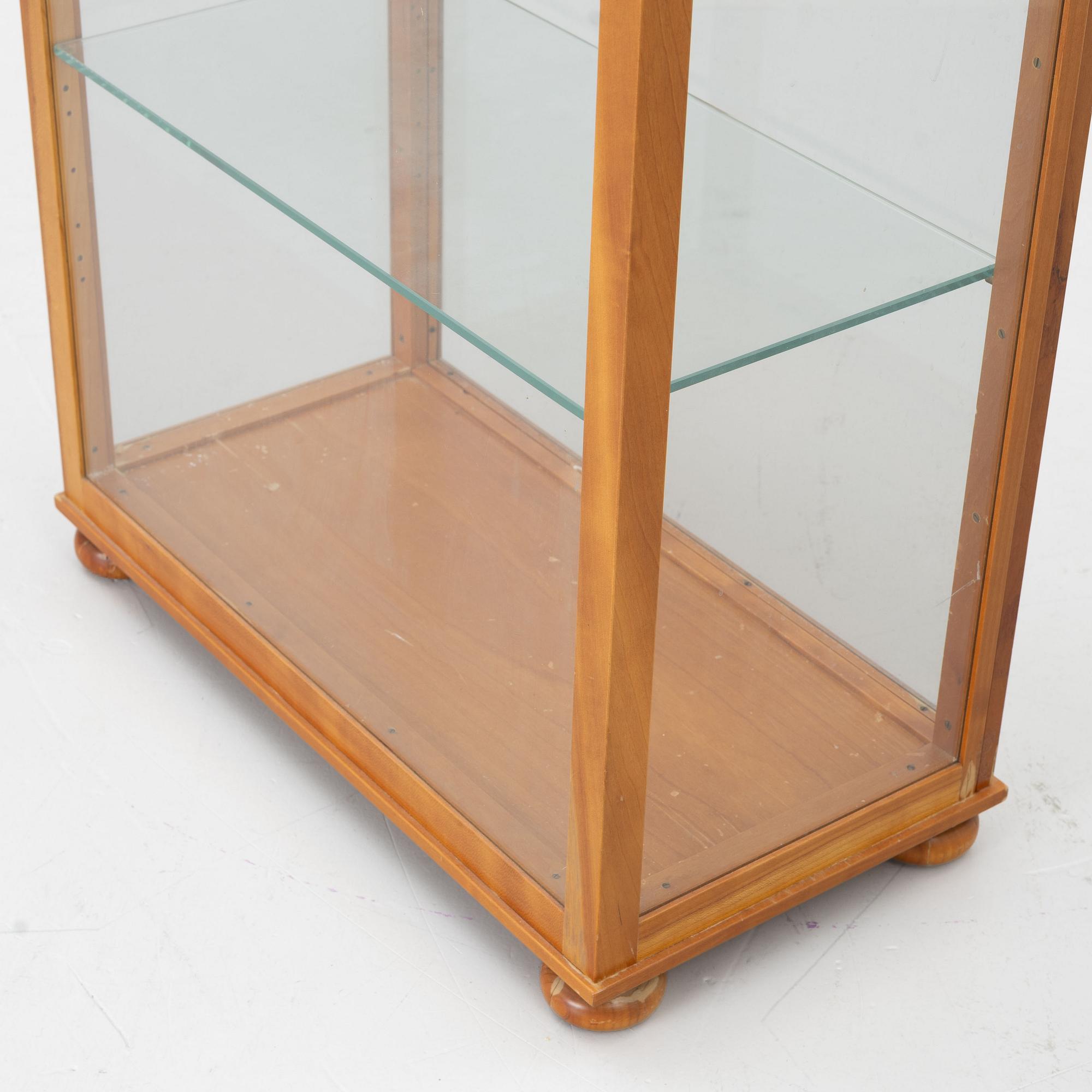 Josef Frank, Display cabinet, model 649, Firma Svenskt Tenn, 2016.