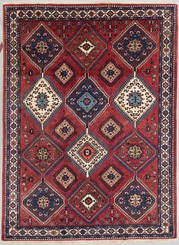 A carpet from Yalameh, around 287 x 212 cm.