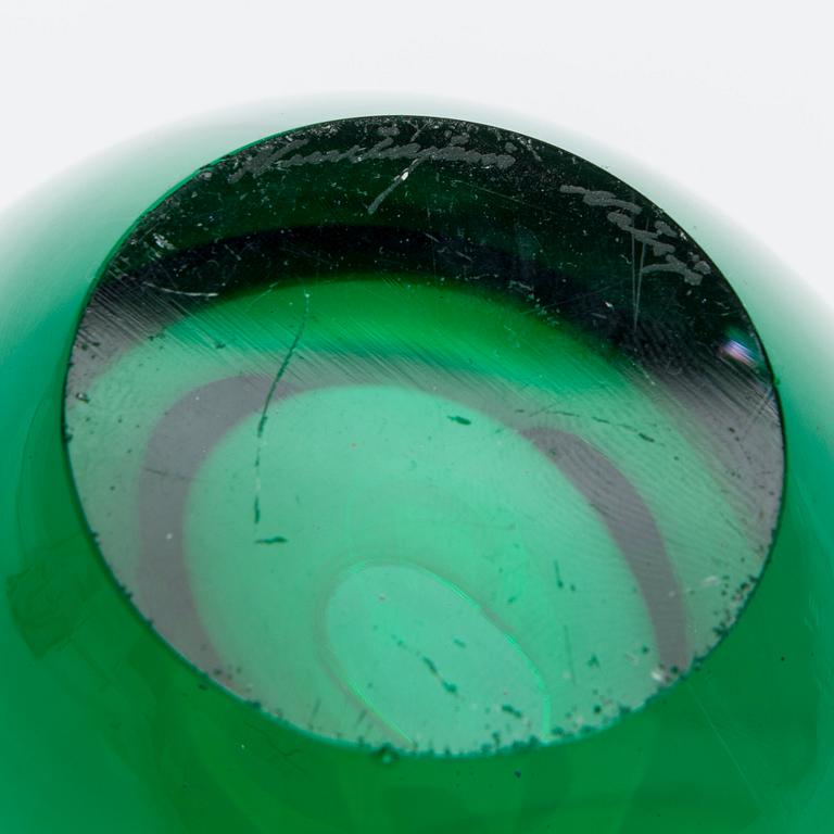HEIKKI ORVOLA, VAS, glas, "Blomma". Signerad Nuutajärvi Notsjö, etikettmärkt 1971-75.