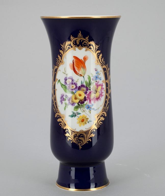 VAS, porslin, Meissen, 1900-tal.