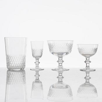 Vicke Lindstrand, servisdelar, glas, 76 delar, "Diamant", Kosta, 1900-talets andra hälft.